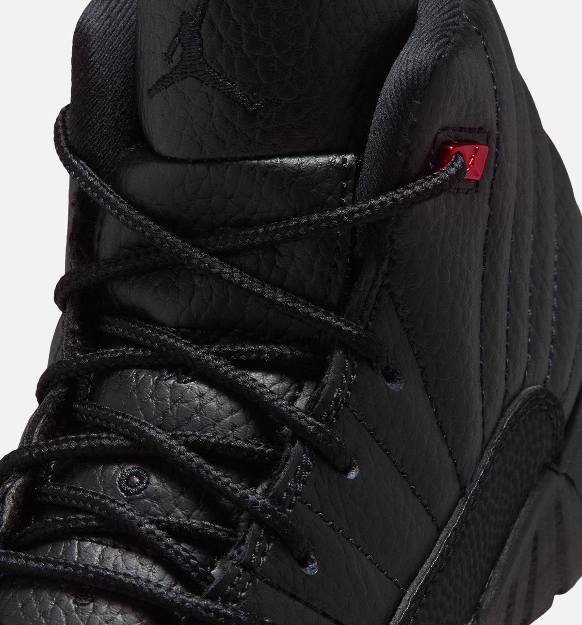 Air Jordan 12 Retro Bloodline Preschool Sneakers - Black / Varsity Red