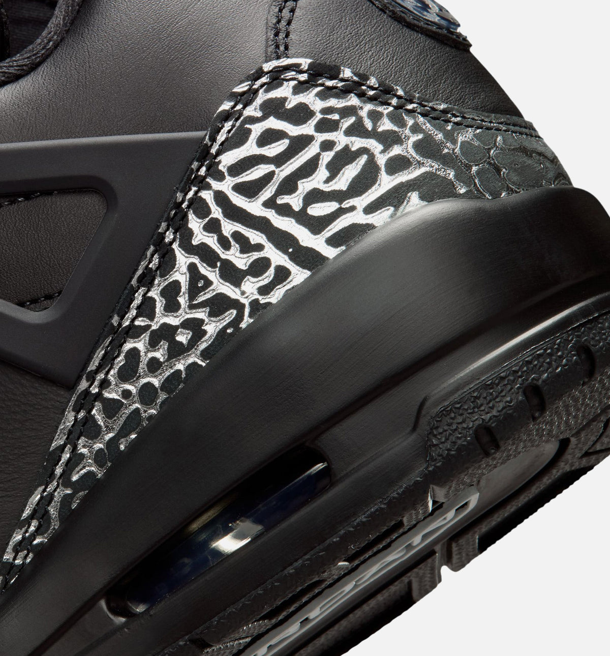 Spizike Low Black Metallic Silver Men's Basketball Shoes - Black / Metallic Silver